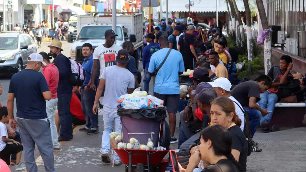 «Olla a presión» de migrantes en el sur de México impulsa las caravanas