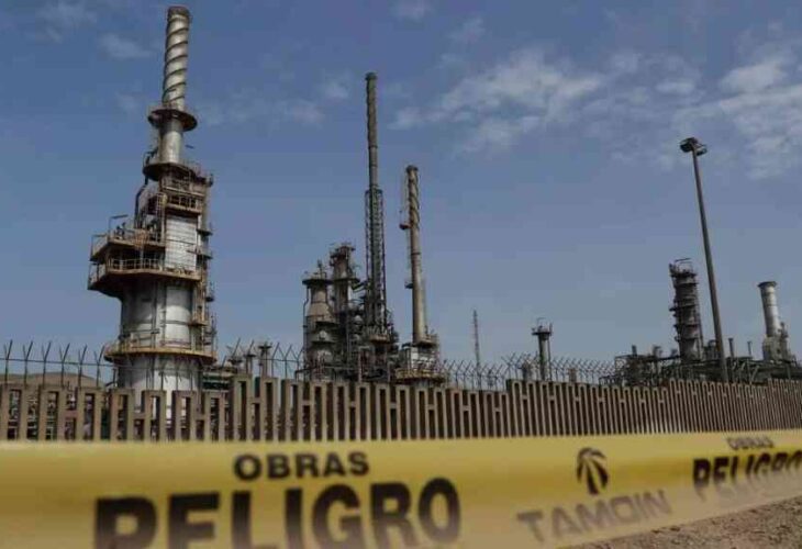 Perú dice que aún hay hidrocarburos en 24 zonas marinas tras derrame de 2022