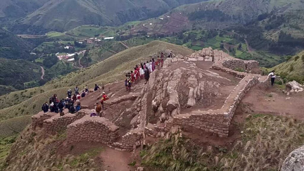 Perú habilita al público un místico camino inca