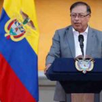 Petro critica el «campo de concentración» donde Bukele trasladó a pandilleros