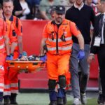 Portero del Sevilla, Bono, es trasladado al hospital tras sufrir un golpe durante el partido