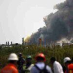 Rescatan en total cinco cuerpos de obreros de Pemex tras explosión en México