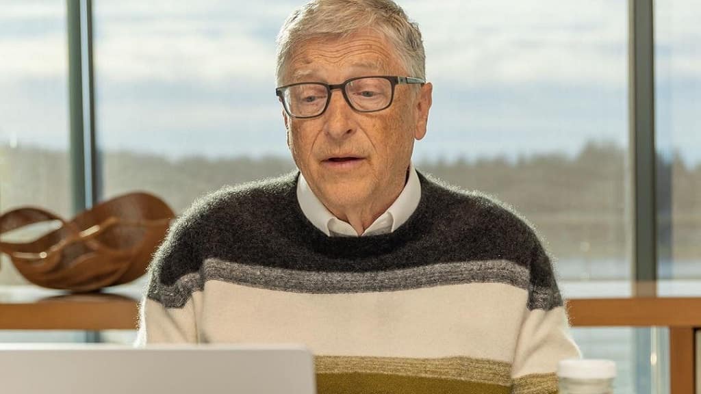 La visión de Bill Gates sobre el futuro de la educación con chatbots de IA--- Bill gates les prohibió a sus hijos el uso de celular cuando eran niños