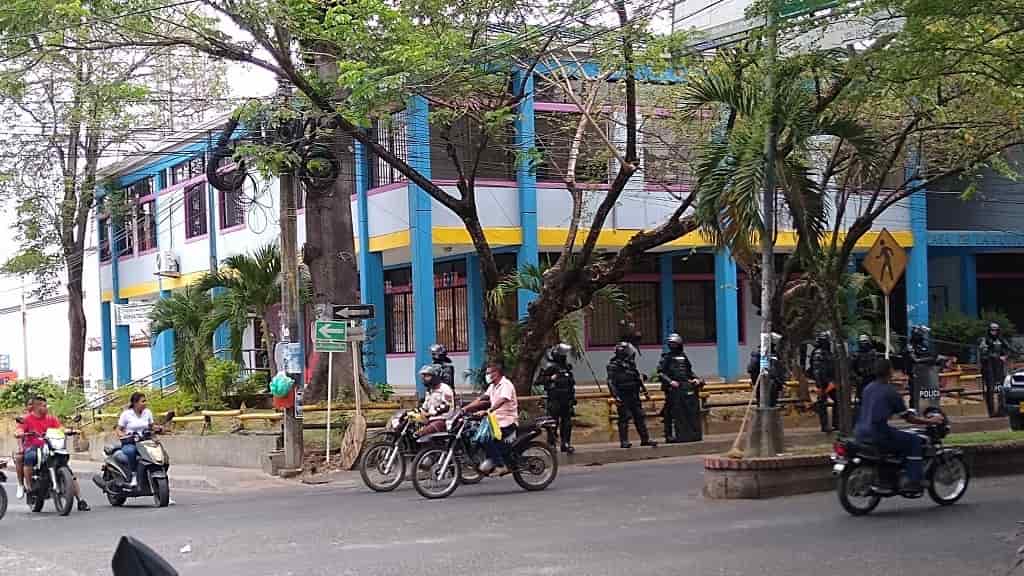 Caucasia pasa la noche del jueves en toque de queda