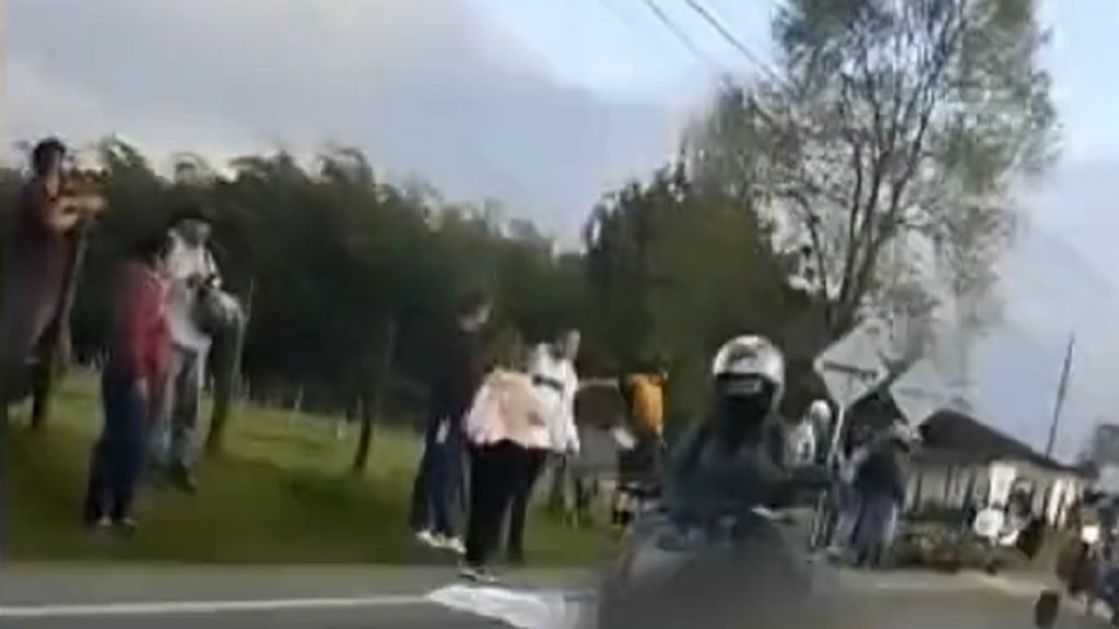 grave accidente de tránsito en la vía La Ceja - Rionegro a la altura de Avinal- muere ciclista -