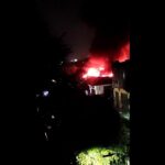 Parqueadero de motos se incendió esta noche en el centro de Medellín