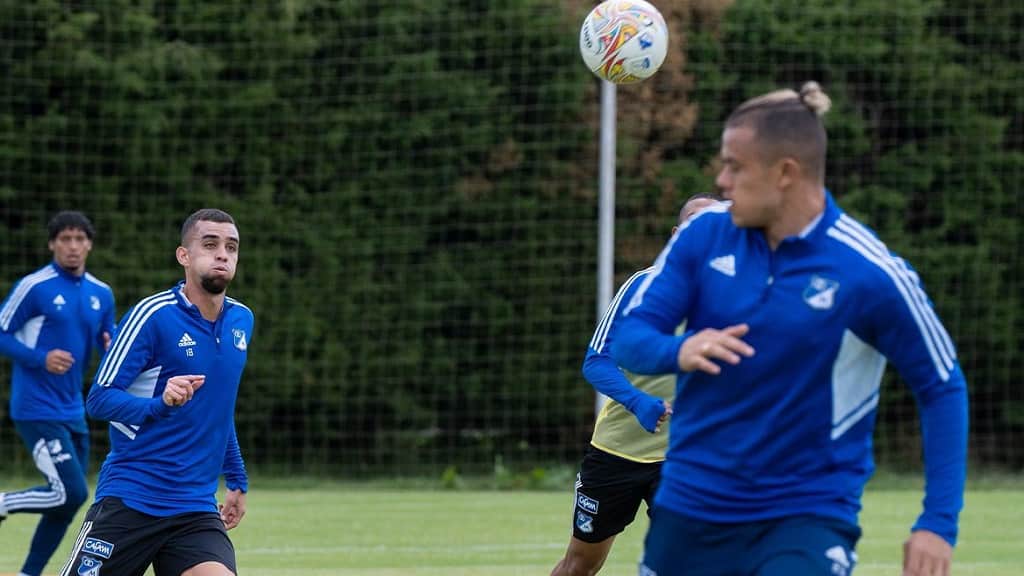 Leonardo Castro sufre esguince de tobillo en pleno entrenamiento