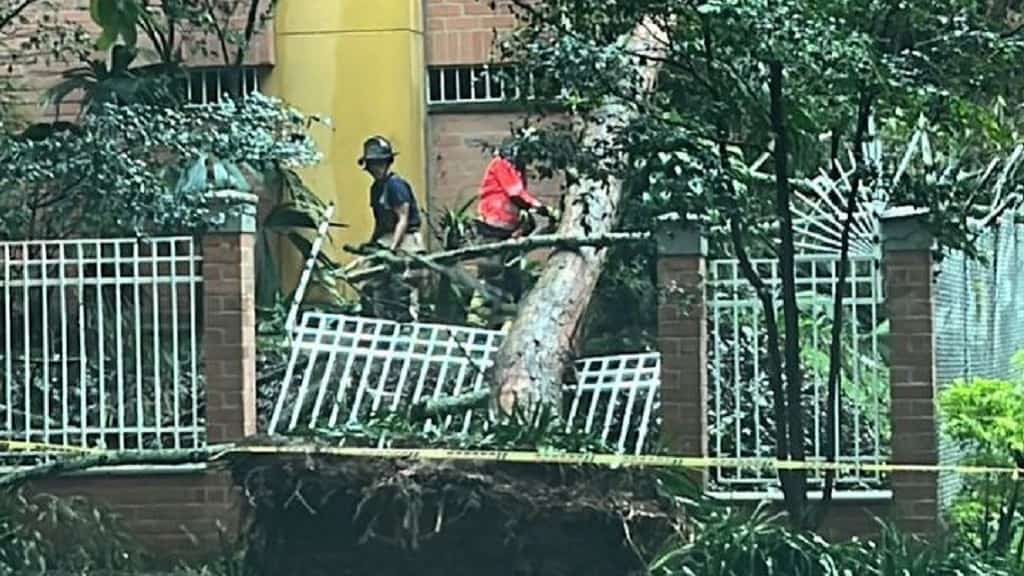 Fuertes lluvias provocaron inundaciones y emergencias en el Valle de Aburrá