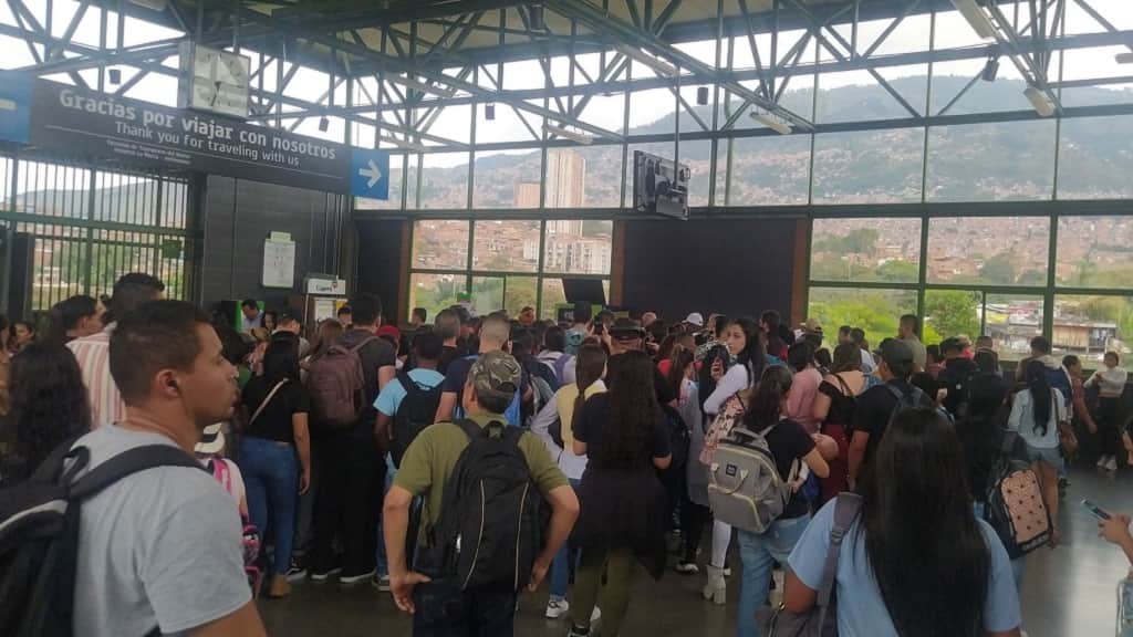 Metro de Medellín presentó incidente con persona en la vía en estación Universidad