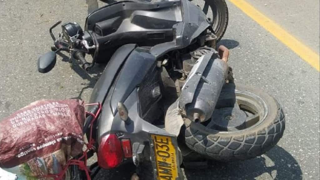 Accidente fatal de motocicleta cobra la vida de una mujer de Bello