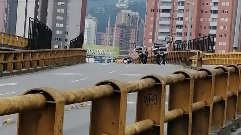 Muere peatón al que arrolló una moto en un puente de Sabaneta