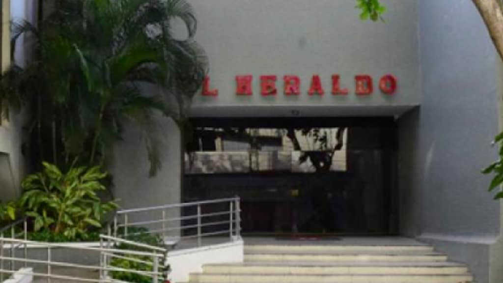 6 hombres armados irrumpen en El Heraldo exigiendo publicación para Digno Palomino