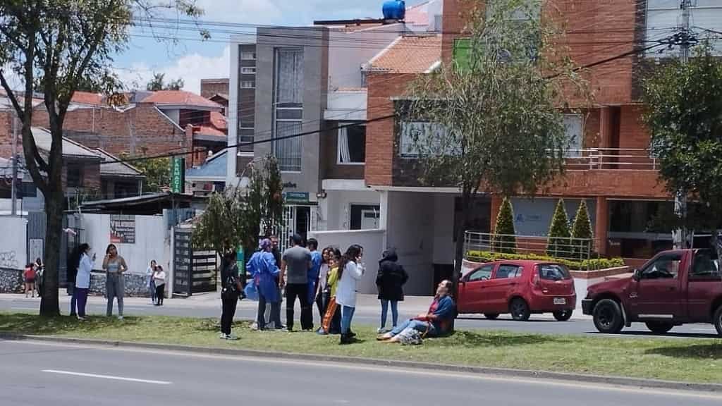 Al menos 4 muertos deja el temblor que se sintió en Cuenca, Guayaquil y Quito