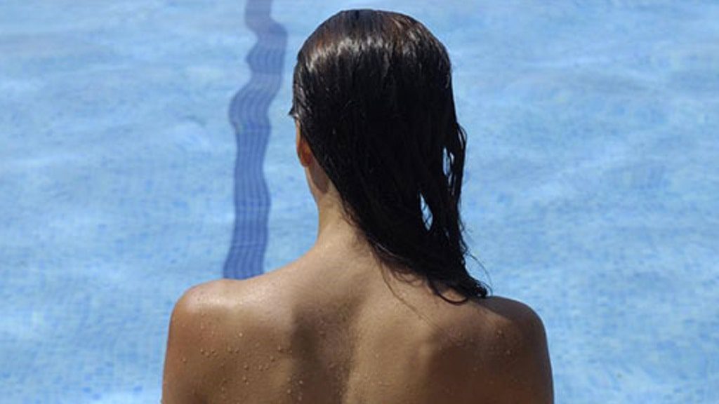 En las piscinas públicas de Berlín las mujeres podrán nadar sin brasier