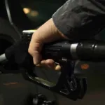 ¿Por qué el precio de la gasolina seguirá subiendo en Colombia hasta 2026? Gasolina y diésel más caros: Gobierno inicia desmonte de subsidios