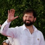 Boric anuncia una millonaria inversión para levantar la zona afectada por los incendios
