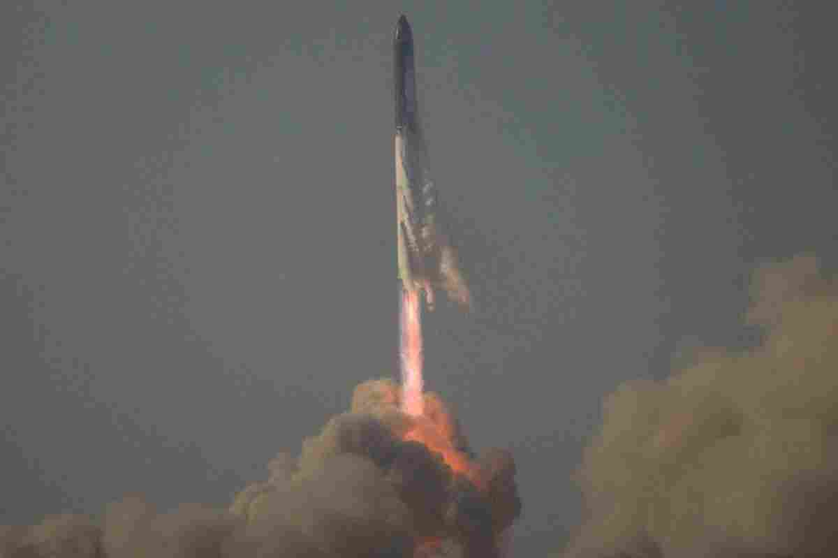 Cohete Starship de SpaceX explota en el aire durante su primer lanzamiento