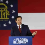 DeSantis firma ley que prohíbe en Florida el aborto a las seis semanas