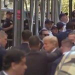 Donald Trump es puesto bajo custodia en Nueva York por supuestos delitos de corrupción