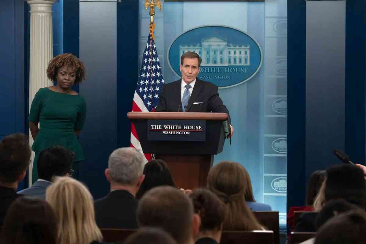 El Gobierno de Biden culpa al de Trump del caos en la salida de Afganistán