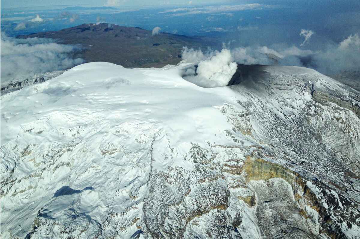 El Nevado del Ruiz no da tregua: Caldas se declara en calamidad pública este 5 de abril