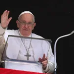 El Papa Francisco pide confiar más en las mujeres " que "muchas veces son subestimadas"