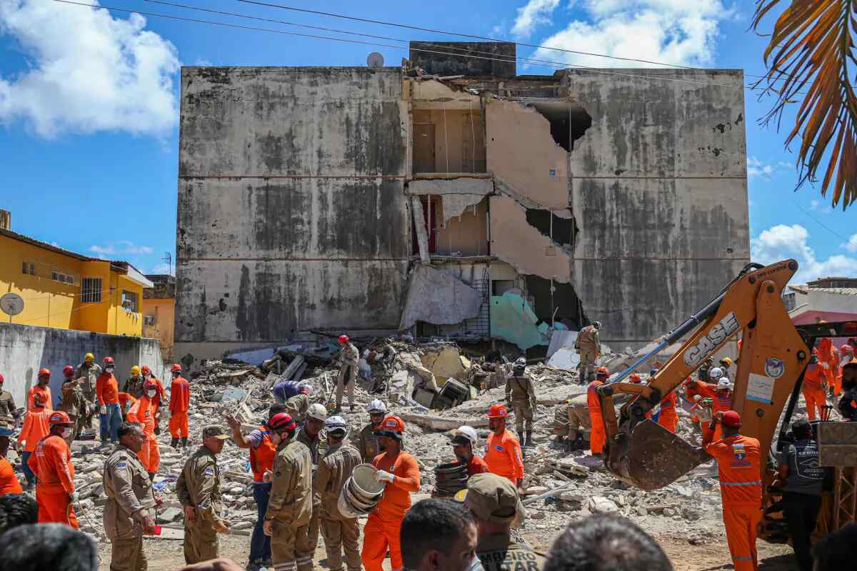 El desplome de un edificio residencial en Brasil deja al menos cinco muertos