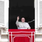 El papa viaja a Hungría centro de una Europa donde soplan vientos de guerra