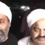Atiq Ahmed y su hermano Ashraf----Ex político indio y su hermano asesinados en directo durante una entrevista televisiva