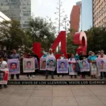 Familiares de Ayotzinapa culpan al Ejército de la pausa en la investigación