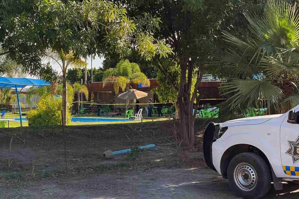 Grupo armado irrumpe en el balneario La Palma en México con saldo de siete muertos