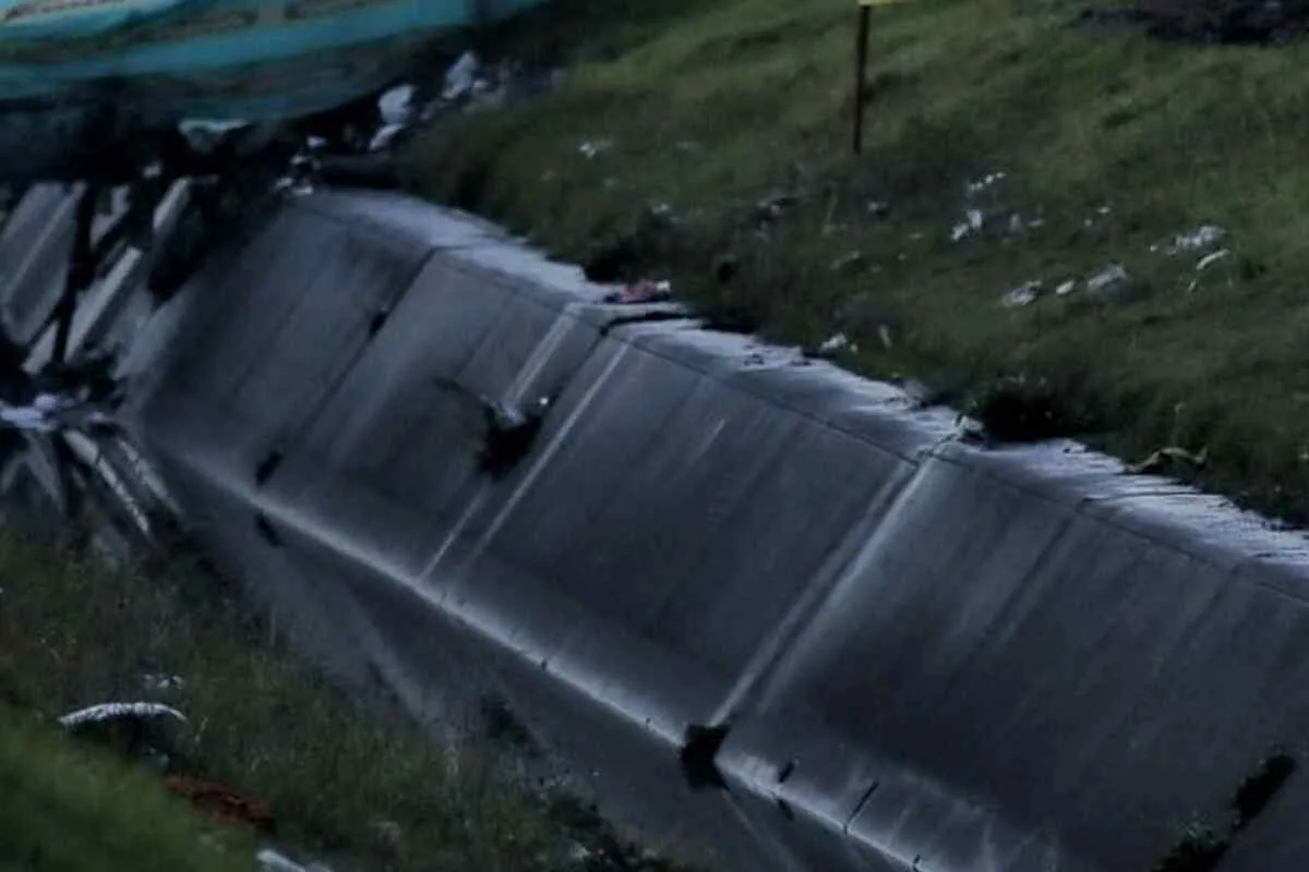 Dos hombres arrojaron un cadáver al caño que pasa por la cárcel La Picota