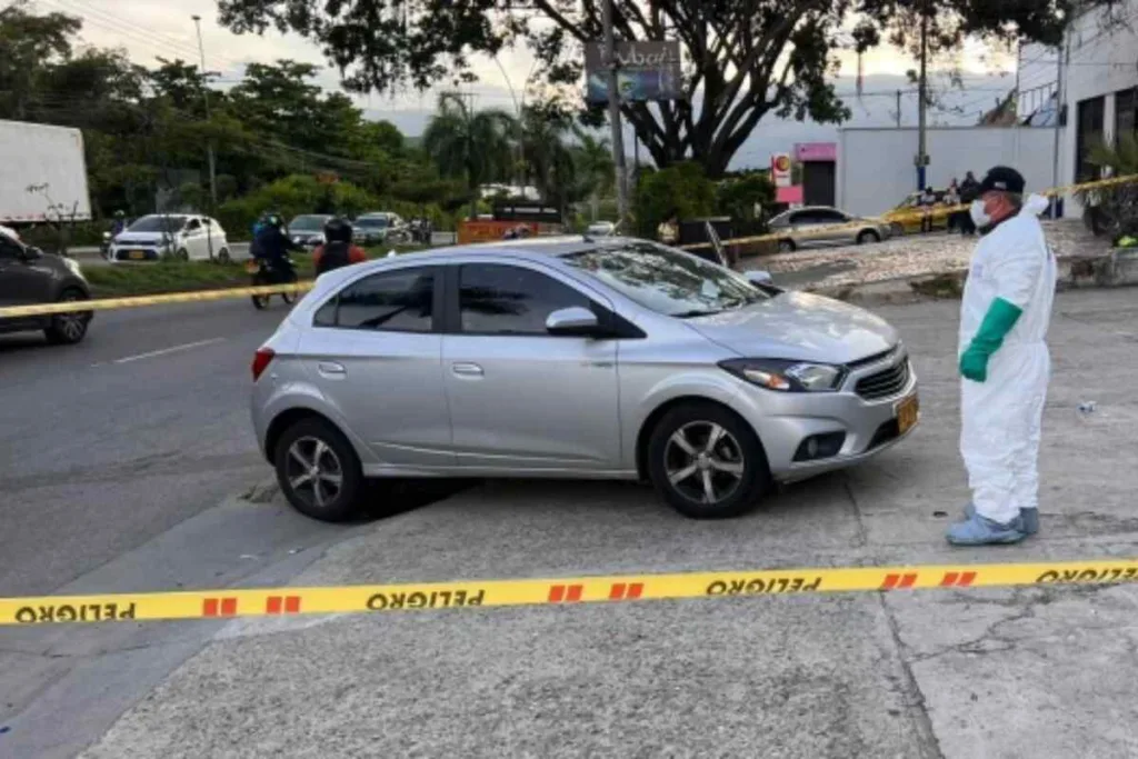 Policía retirado de 46 años es encontrado muerto en automóvil en Bucaramanga