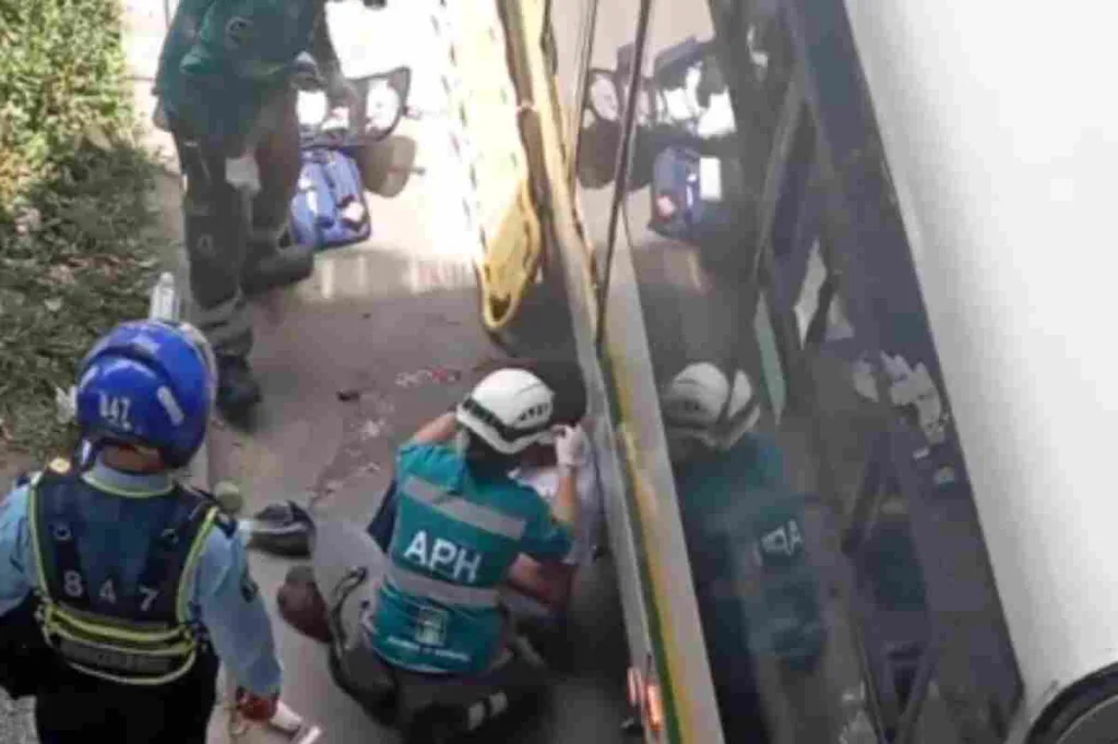 Hombre resulta lesionado tras ser arrollado por un bus del Metroplús