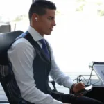 gusano en pizza- James Rodríguez abre Arrogante, su espectacular restaurante italiano en Bogotá