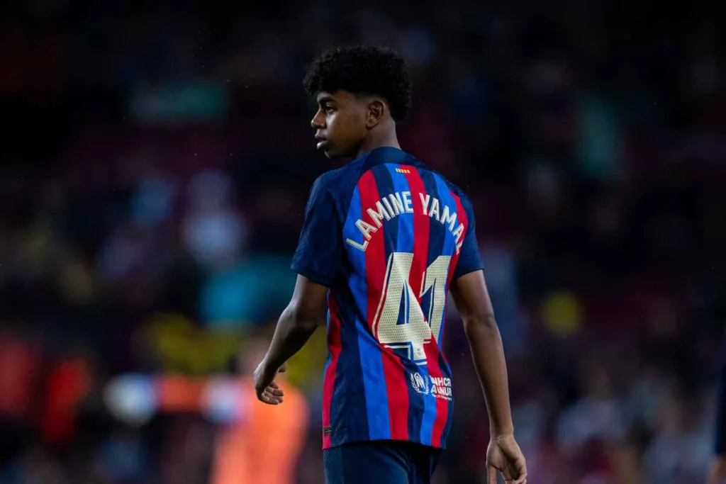 Lamine Yamal, el prodigio de 15 años que hizo historia al debutar con el Barça ante el Betis