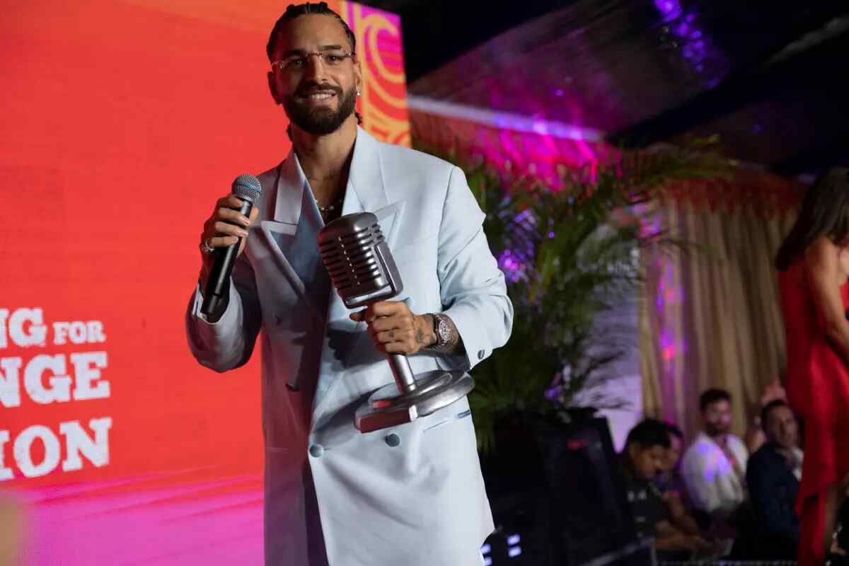 Maluma, premiado por usar la música para un cambio positivo en la juventud