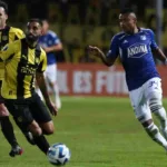 Millonarios se trepa a la cima y hunde a Peñarol