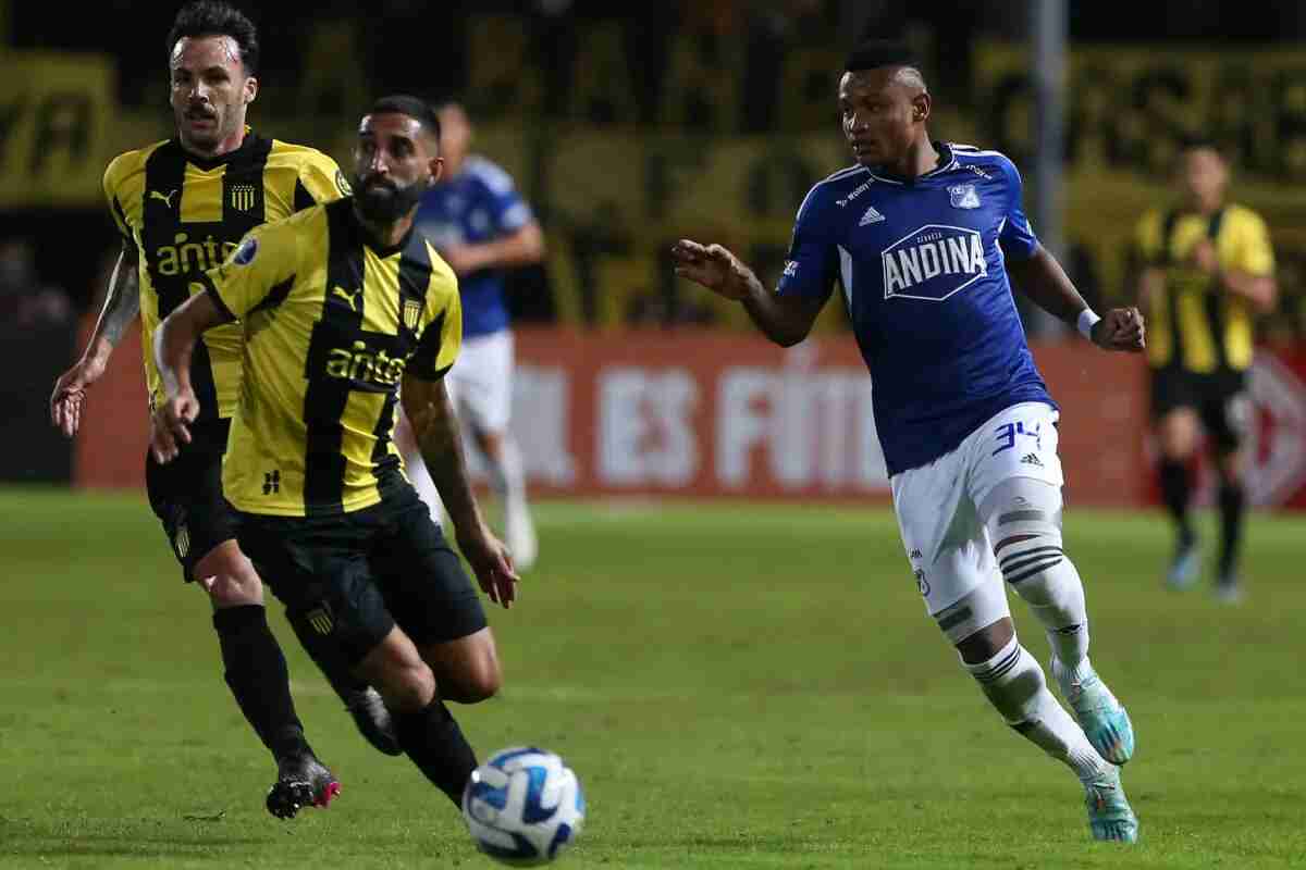 Millonarios se trepa a la cima y hunde a Peñarol
