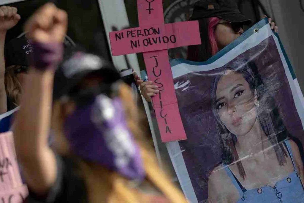 Padres de Debanhi Escobar dicen tener información de feminicidas de su hija