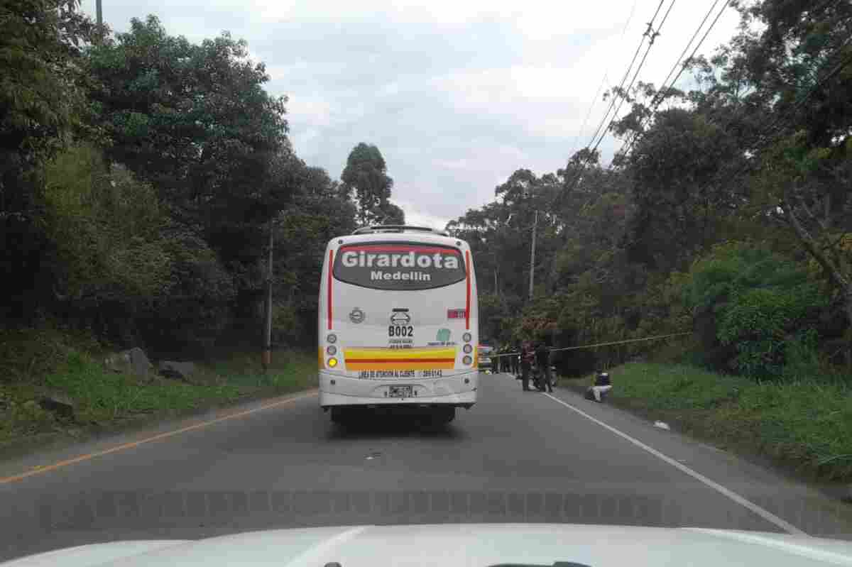 Presuntos ladrones resultan heridos en tiroteo en la autopista norte, vía Copacabana