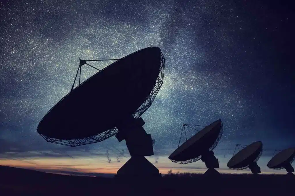 Récord de ráfagas de radio desde el espacio: 25 nuevas señales que podrían ser extraterrestres