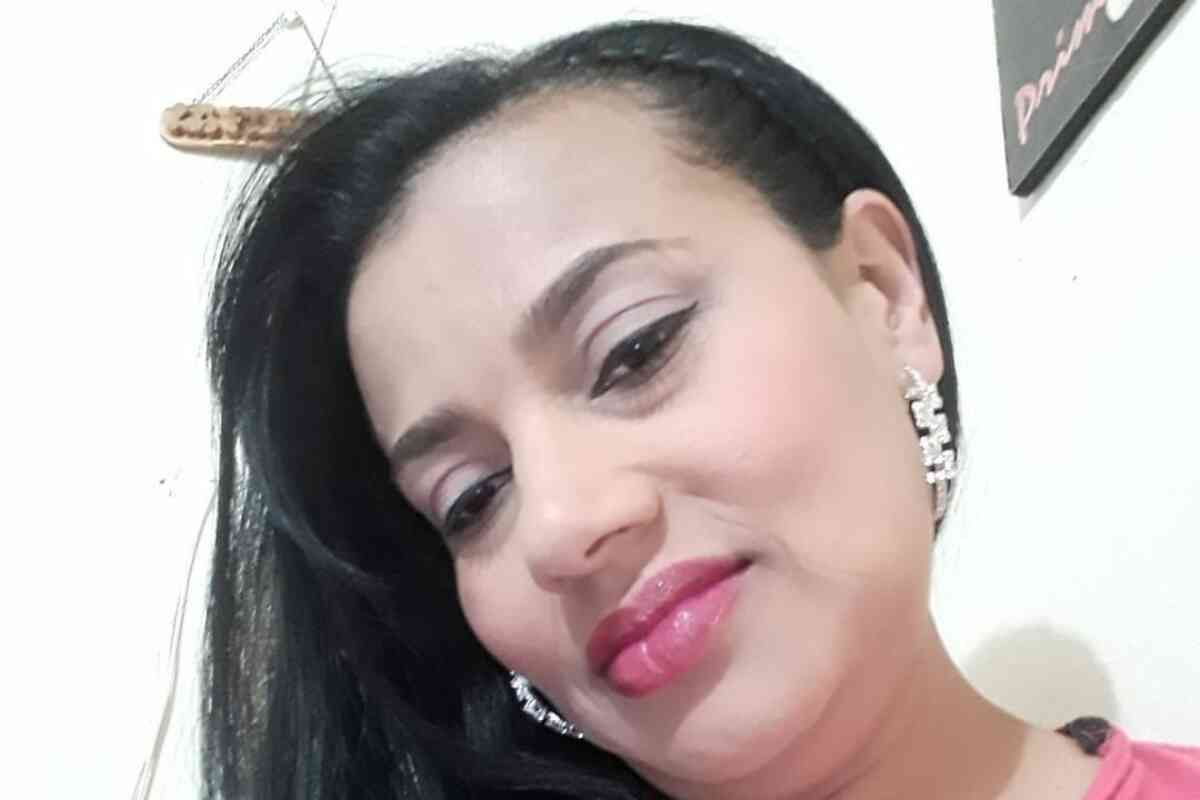 Sorelsi Johana Echavarría Cañas-----Muere mujer en brutal ataque con arma blanca en un vehículo en Medellín