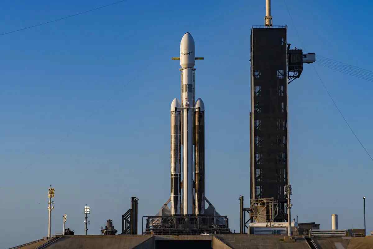 SpaceX enviará 2 satélites de internet con su poderoso cohete Falcon Heavy