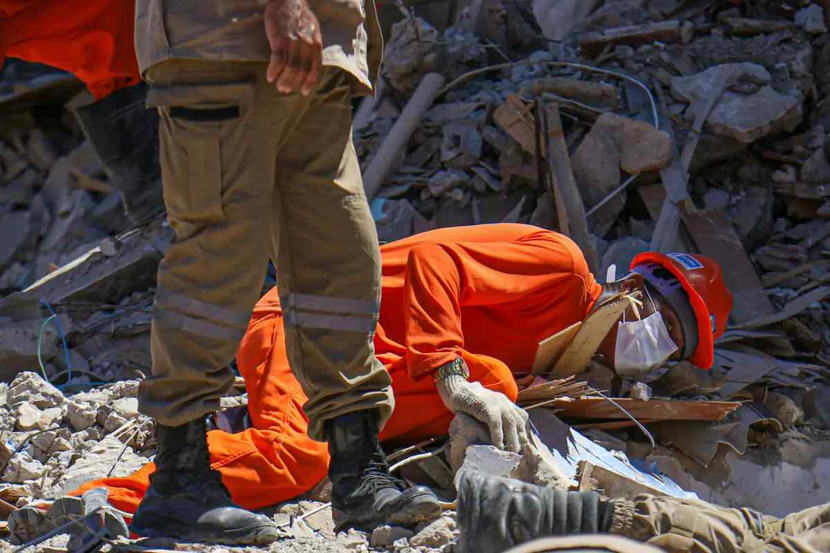 Suben a seis los muertos por el desplome de un edificio en Brasil