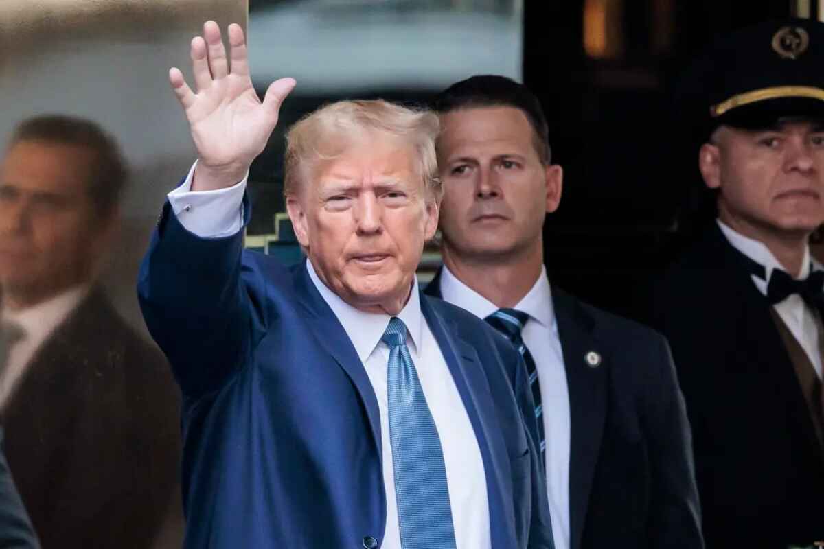 Trump asegura sentirse conmocionado por la salida de Tucker Carlson de Fox