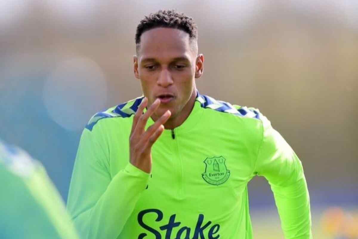 Yerry Mina no ha sido utilizado en absoluto bajo el mando de Sean Dyche en Everton