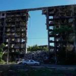 Zelenski denuncia que las fuerzas rusas han destruido el 90 % de Mariúpol