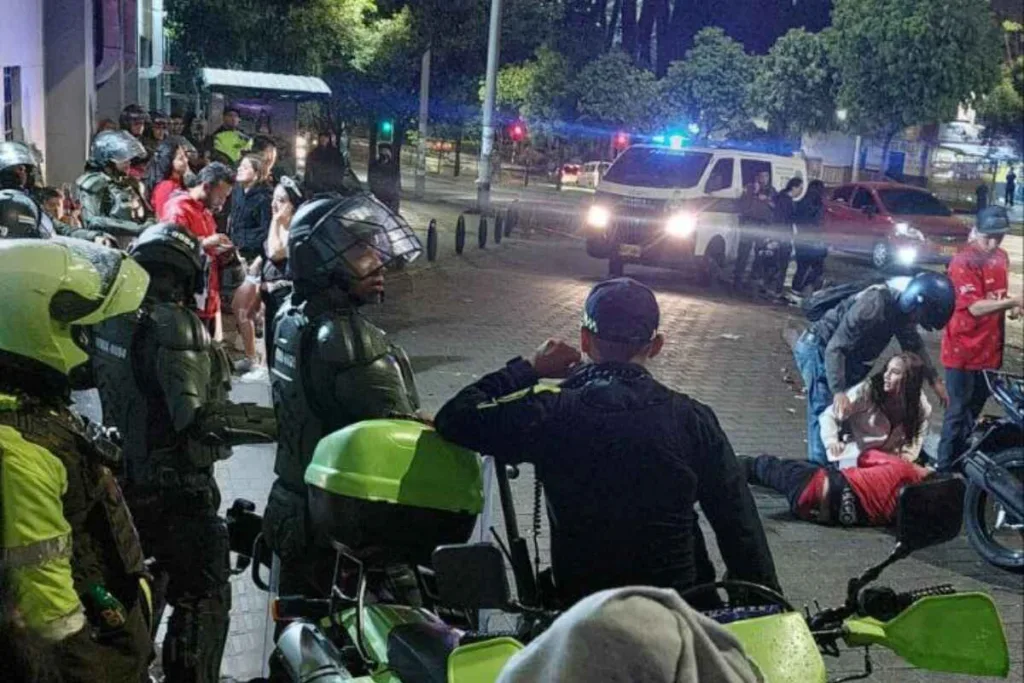 Tragedia en el clásico paisa: 2 hinchas pierden la vida en una violenta pelea