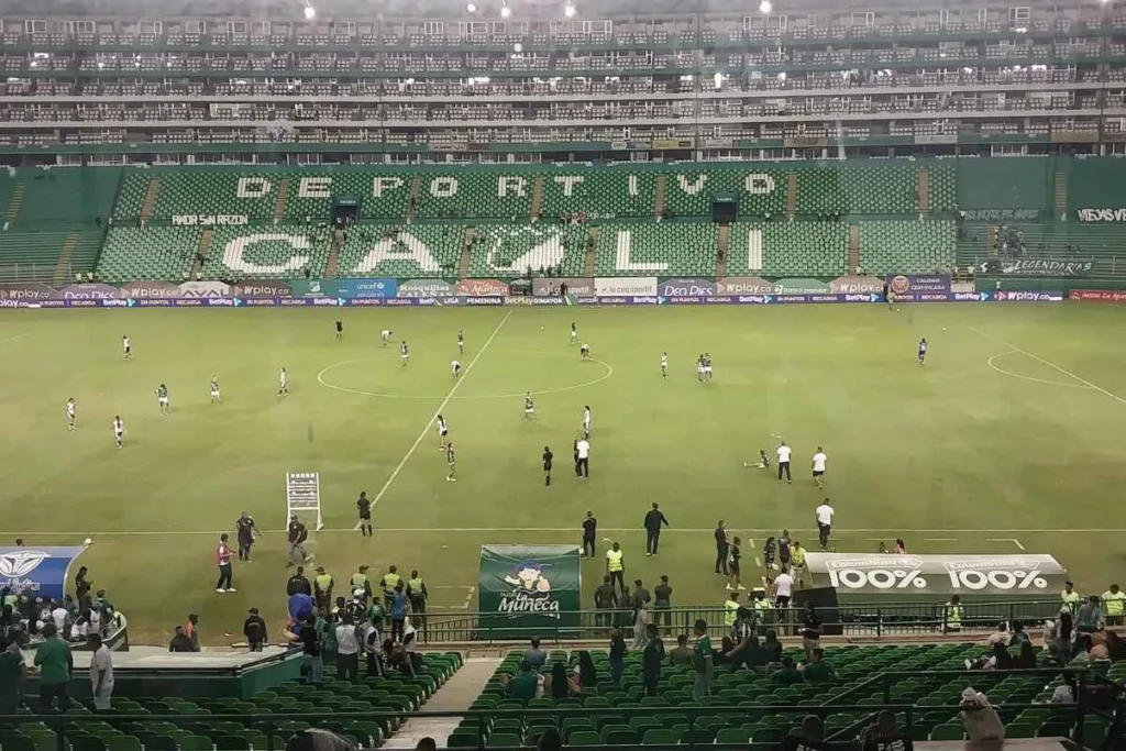 Inversión del grupo Petro-Soccer en el estadio del Deportivo Cali bajo sospecha de mala procedencia de dinero.
